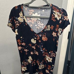 Wet Seal Navy Floral V-Neck Short Sleeve Top